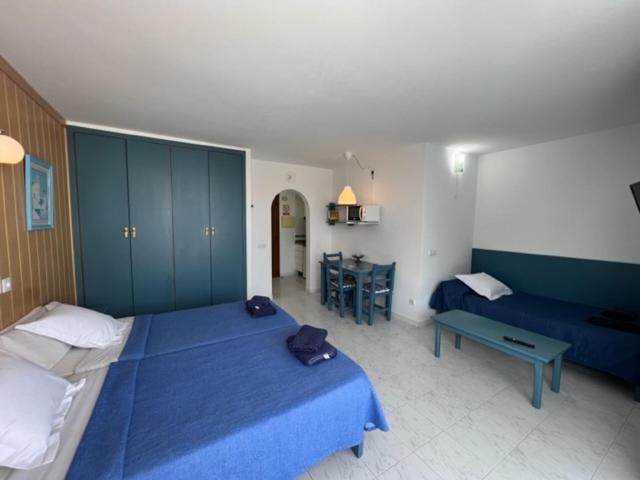 Apartamentos Can Marsalet Puerto Colom Ngoại thất bức ảnh
