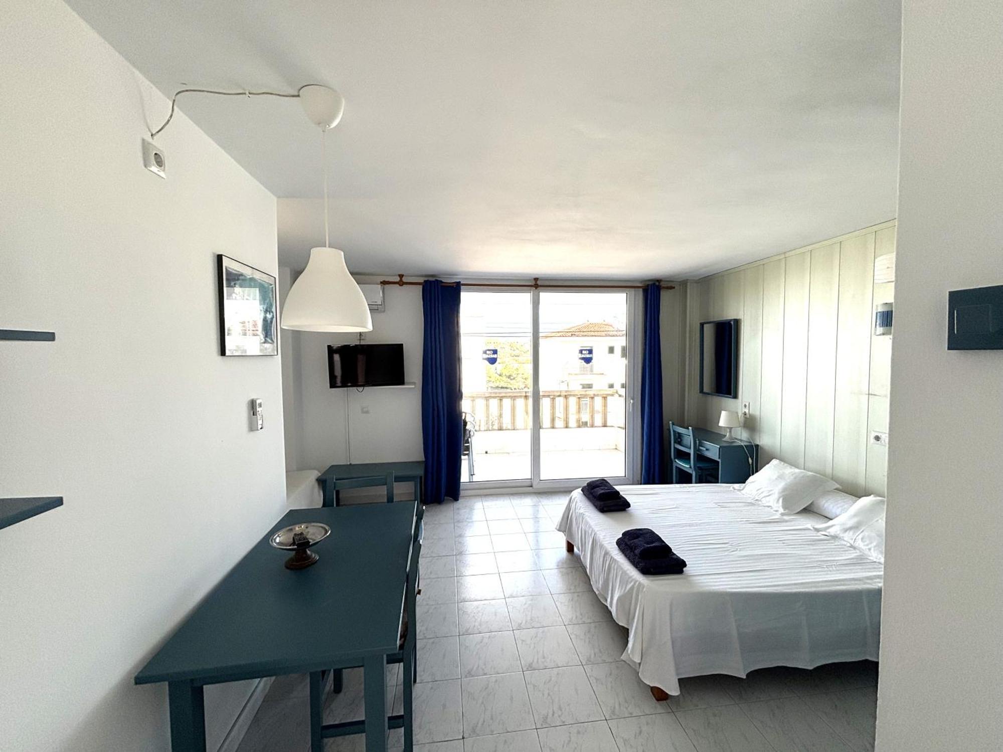 Apartamentos Can Marsalet Puerto Colom Ngoại thất bức ảnh