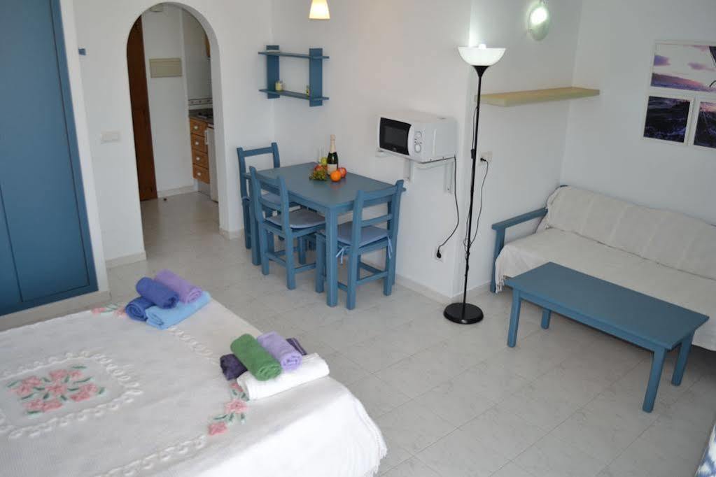 Apartamentos Can Marsalet Puerto Colom Ngoại thất bức ảnh